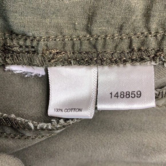 Ann Taylor Cuffed Cotton Shorts - Green, Size 8, Button & Fly - Picture 4 of 5